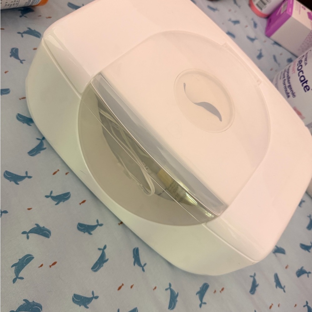 White Baby Wipe Warmer - Gentle Warmth for Comfortable Diaper Changes